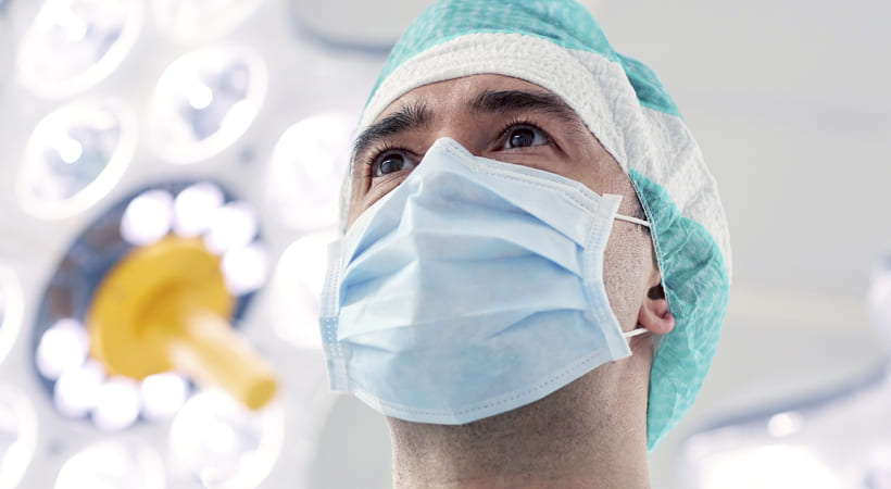 Médicos internistas certificados